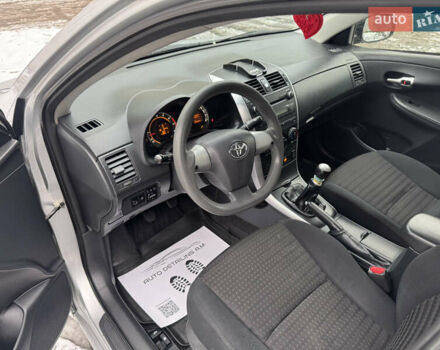 Серый Тойота Королла, объемом двигателя 1.33 л и пробегом 297 тыс. км за 5800 $, фото 3 на Automoto.ua