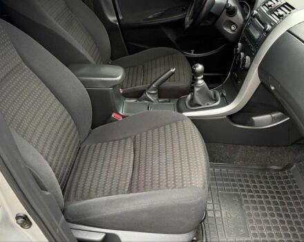 Серый Тойота Королла, объемом двигателя 1.6 л и пробегом 120 тыс. км за 9500 $, фото 9 на Automoto.ua