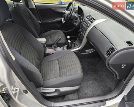 Сірий Тойота Королла, об'ємом двигуна 1.33 л та пробігом 250 тис. км за 6000 $, фото 1 на Automoto.ua