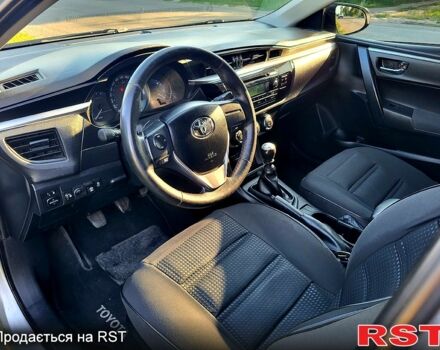 Сірий Тойота Королла, об'ємом двигуна 1.6 л та пробігом 180 тис. км за 11000 $, фото 4 на Automoto.ua