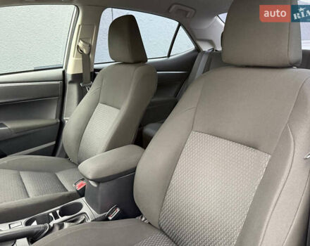 Серый Тойота Королла, объемом двигателя 1.6 л и пробегом 175 тыс. км за 11900 $, фото 24 на Automoto.ua