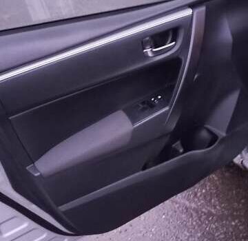 Серый Тойота Королла, объемом двигателя 1.33 л и пробегом 133 тыс. км за 10900 $, фото 9 на Automoto.ua