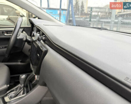 Серый Тойота Королла, объемом двигателя 1.6 л и пробегом 191 тыс. км за 13500 $, фото 22 на Automoto.ua