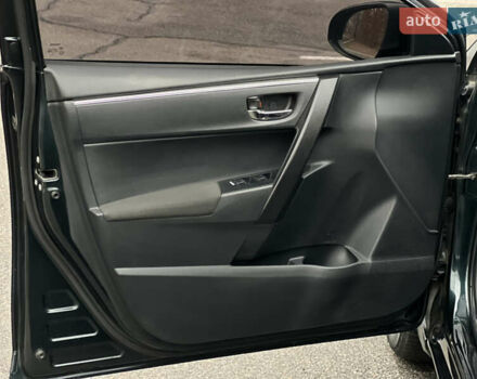 Серый Тойота Королла, объемом двигателя 1.6 л и пробегом 155 тыс. км за 10700 $, фото 28 на Automoto.ua