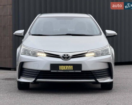 Сірий Тойота Королла, об'ємом двигуна 1.6 л та пробігом 242 тис. км за 10500 $, фото 2 на Automoto.ua