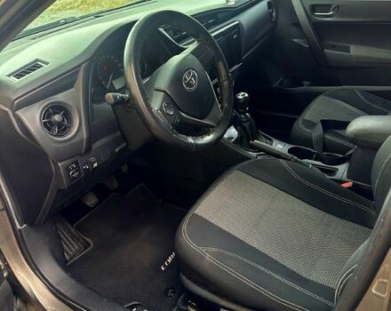 Сірий Тойота Королла, об'ємом двигуна 1.3 л та пробігом 137 тис. км за 11000 $, фото 7 на Automoto.ua