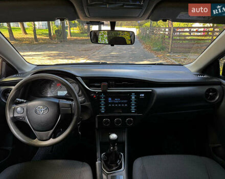 Тойота Королла 2017 в Киеве на Automoto.ua Серый Тойота Королла, объемом двигателя 1.3 л и пробегом 268 тыс. км за 11490 $, фото 22 на Automoto.ua