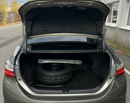 Тойота Королла 2017 в Каменце-Подольском на Automoto.ua Серый Тойота Королла, объемом двигателя 1.6 л и пробегом 112 тыс. км за 14800 $, фото 6 на Automoto.ua