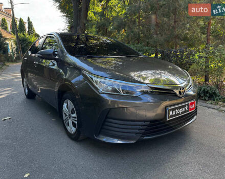 Тойота Королла 2017 в Киеве на Automoto.ua Серый Тойота Королла, объемом двигателя 1.3 л и пробегом 268 тыс. км за 11490 $, фото 1 на Automoto.ua