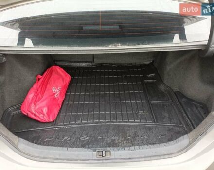 Серый Тойота Королла, объемом двигателя 1.33 л и пробегом 65 тыс. км за 12800 $, фото 10 на Automoto.ua