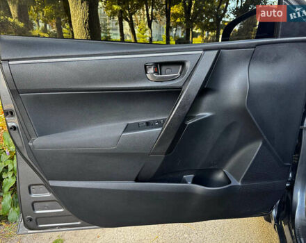 Тойота Королла 2017 в Киеве на Automoto.ua Серый Тойота Королла, объемом двигателя 1.3 л и пробегом 268 тыс. км за 11490 $, фото 10 на Automoto.ua