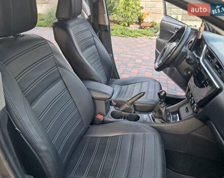 Серый Тойота Королла, объемом двигателя 1.33 л и пробегом 220 тыс. км за 12500 $, фото 7 на Automoto.ua