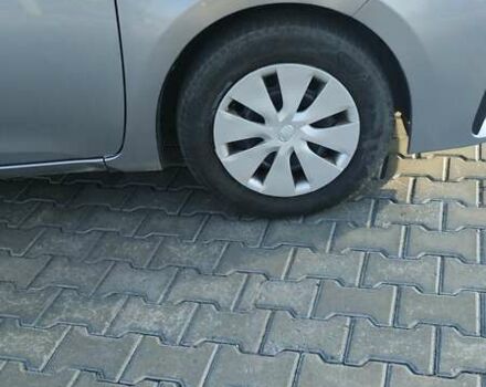 Серый Тойота Королла, объемом двигателя 1.33 л и пробегом 185 тыс. км за 13700 $, фото 1 на Automoto.ua