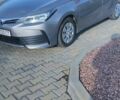 Серый Тойота Королла, объемом двигателя 1.33 л и пробегом 185 тыс. км за 13700 $, фото 3 на Automoto.ua
