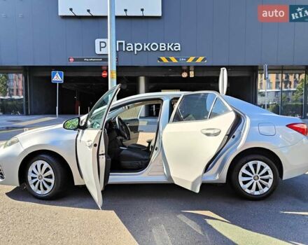 Серый Тойота Королла, объемом двигателя 1.8 л и пробегом 170 тыс. км за 11490 $, фото 9 на Automoto.ua