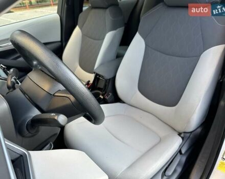 Сірий Тойота Королла, об'ємом двигуна 1.8 л та пробігом 30 тис. км за 17800 $, фото 31 на Automoto.ua