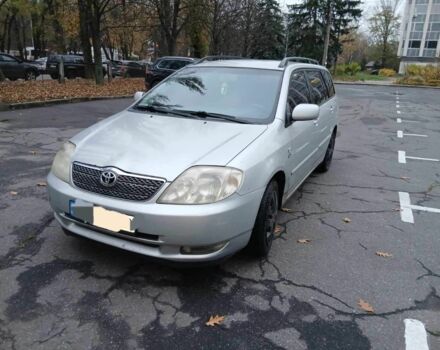 Серый Тойота Королла, объемом двигателя 2 л и пробегом 345 тыс. км за 2000 $, фото 1 на Automoto.ua
