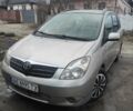Серый Тойота Королла, объемом двигателя 2 л и пробегом 300 тыс. км за 4400 $, фото 1 на Automoto.ua