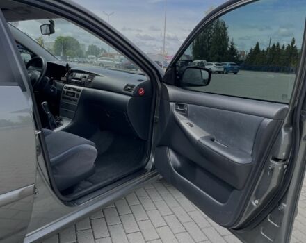 Сірий Тойота Королла, об'ємом двигуна 1.4 л та пробігом 210 тис. км за 5500 $, фото 16 на Automoto.ua
