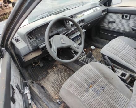 Серый Тойота Королла, объемом двигателя 1.3 л и пробегом 300 тыс. км за 238 $, фото 2 на Automoto.ua