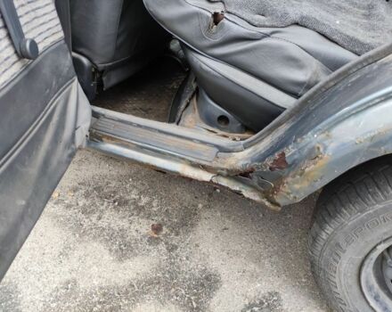 Серый Тойота Королла, объемом двигателя 1.3 л и пробегом 300 тыс. км за 238 $, фото 7 на Automoto.ua