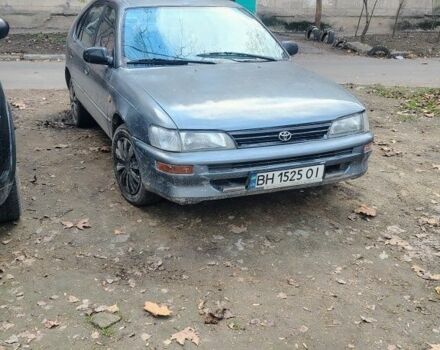 Серый Тойота Королла, объемом двигателя 1.3 л и пробегом 300 тыс. км за 1100 $, фото 1 на Automoto.ua