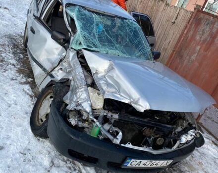 Серый Тойота Королла, объемом двигателя 1.4 л и пробегом 300 тыс. км за 1000 $, фото 1 на Automoto.ua