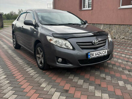 Тойота Королла 2008 в Нетешине на Automoto.ua Серый Тойота Королла, объемом двигателя 1.6 л и пробегом 240 тыс. км за 6000 $, фото 1 на Automoto.ua