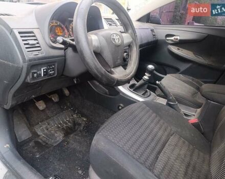 Серый Тойота Королла, объемом двигателя 1.3 л и пробегом 230 тыс. км за 1800 $, фото 1 на Automoto.ua