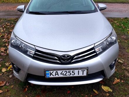 Тойота Королла 2015 в Кролевце на Automoto.ua Серый Тойота Королла, объемом двигателя 1.6 л и пробегом 196 тыс. км за 11500 $, фото 1 на Automoto.ua