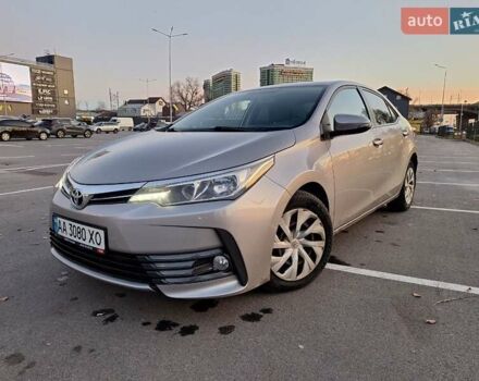 Серый Тойота Королла, объемом двигателя 1.6 л и пробегом 80 тыс. км за 15999 $, фото 1 на Automoto.ua