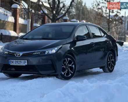 Серый Тойота Королла, объемом двигателя 1.33 л и пробегом 52 тыс. км за 13900 $, фото 1 на Automoto.ua