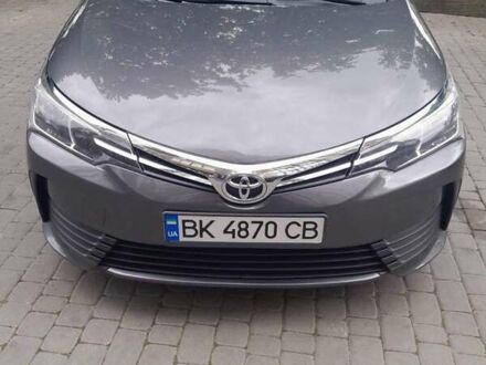 Тойота Королла 2018 в Ровно на Automoto.ua Серый Тойота Королла, объемом двигателя 1.33 л и пробегом 220 тыс. км за 12500 $, фото 1 на Automoto.ua