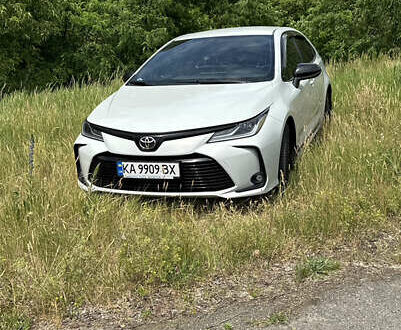 Тойота Королла 2021 в Киеве на Automoto.ua Серый Тойота Королла, объемом двигателя 1.6 л и пробегом 80 тыс. км за 22000 $, фото 1 на Automoto.ua