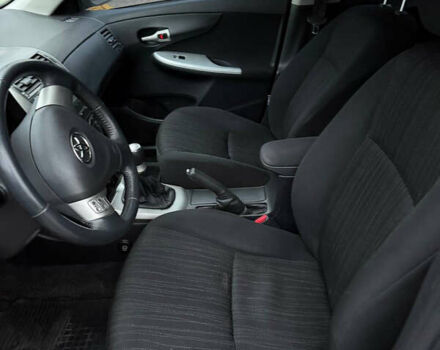 Синій Тойота Королла, об'ємом двигуна 1.6 л та пробігом 275 тис. км за 6000 $, фото 13 на Automoto.ua