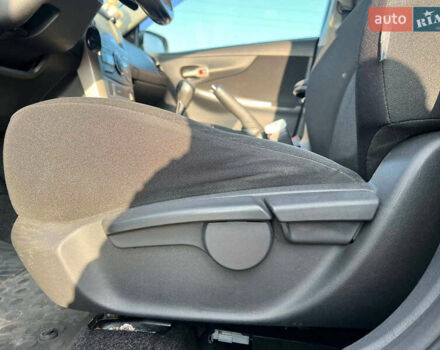 Синій Тойота Королла, об'ємом двигуна 1.6 л та пробігом 198 тис. км за 8690 $, фото 18 на Automoto.ua