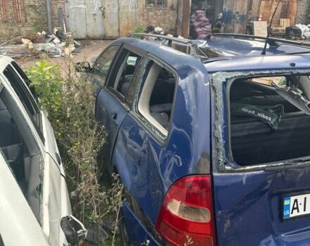 Синій Тойота Королла, об'ємом двигуна 1.4 л та пробігом 345 тис. км за 700 $, фото 4 на Automoto.ua