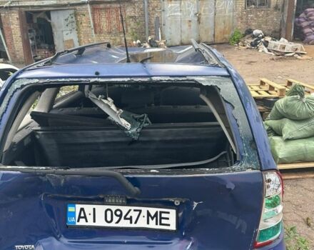 Синій Тойота Королла, об'ємом двигуна 1.4 л та пробігом 345 тис. км за 700 $, фото 3 на Automoto.ua