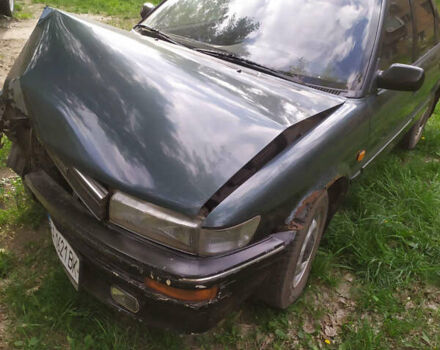 Зеленый Тойота Королла, объемом двигателя 1.3 л и пробегом 380 тыс. км за 400 $, фото 2 на Automoto.ua