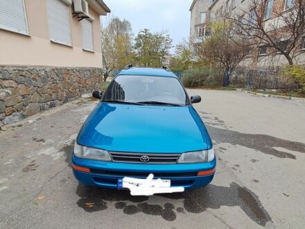 Зеленый Тойота Королла, объемом двигателя 1.3 л и пробегом 300 тыс. км за 3200 $, фото 1 на Automoto.ua