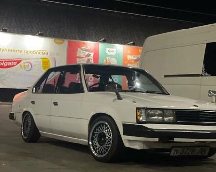 Белый Тойота Корона, объемом двигателя 1.8 л и пробегом 200 тыс. км за 2300 $, фото 4 на Automoto.ua