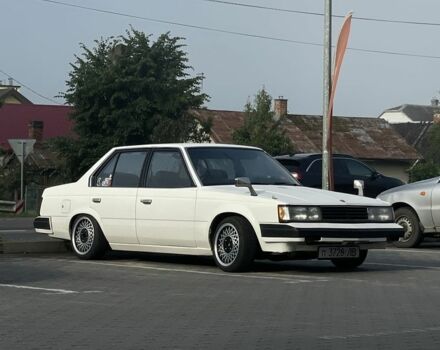 Белый Тойота Корона, объемом двигателя 1.8 л и пробегом 230 тыс. км за 2250 $, фото 1 на Automoto.ua