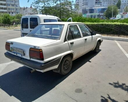 Белый Тойота Корса, объемом двигателя 1.3 л и пробегом 170 тыс. км за 400 $, фото 4 на Automoto.ua