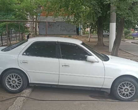 Белый Тойота Креста, объемом двигателя 2.4 л и пробегом 360 тыс. км за 3499 $, фото 1 на Automoto.ua