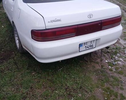 Белый Тойота Креста, объемом двигателя 2 л и пробегом 520 тыс. км за 1738 $, фото 1 на Automoto.ua