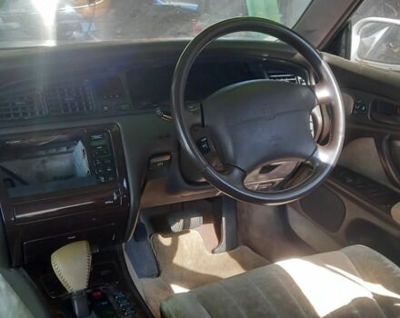 Белый Тойота Краун, объемом двигателя 2.5 л и пробегом 200 тыс. км за 3000 $, фото 7 на Automoto.ua