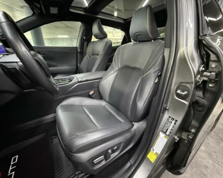 Серый Тойота Краун, объемом двигателя 0 л и пробегом 23 тыс. км за 45900 $, фото 16 на Automoto.ua