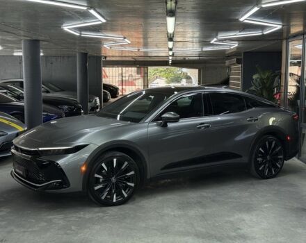 Серый Тойота Краун, объемом двигателя 0 л и пробегом 23 тыс. км за 45900 $, фото 4 на Automoto.ua