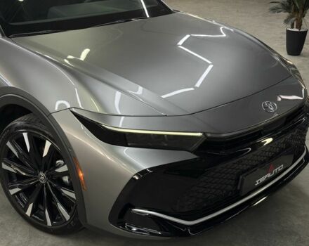 Серый Тойота Краун, объемом двигателя 0 л и пробегом 23 тыс. км за 45900 $, фото 1 на Automoto.ua