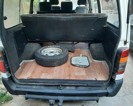 Белый Тойота Другая, объемом двигателя 0 л и пробегом 425 тыс. км за 2300 $, фото 7 на Automoto.ua